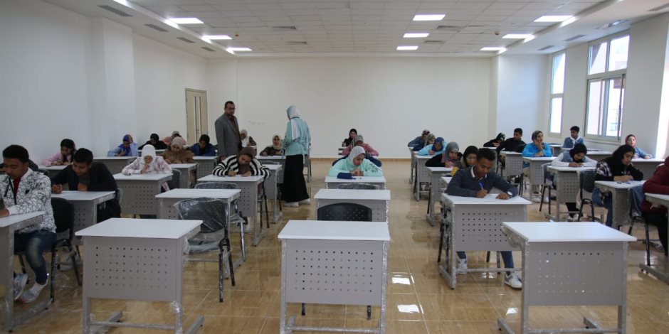 ما هي تفاصيل تأجيل امتحانات الطلاب الفلسطينيين بالجامعات المصرية؟