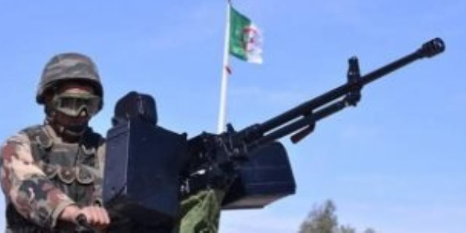 الجيش الجزائري: ضبط 18 عنصر دعم للجماعات الإرهابية وأسلحة ثقيلة