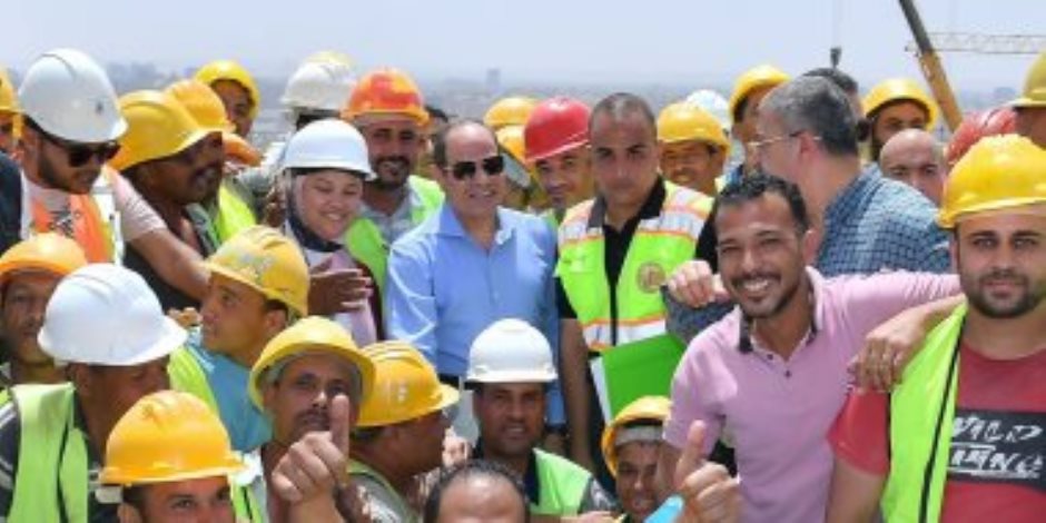 الرئيس السيسي يتفقد أعمال تطوير عدد من الطرق والمحاور بالقاهرة الكبرى الرئيس السيسي يتفقد أعمال تطوير عدد من الطرق والمحاور بالقاهرة الكبرى