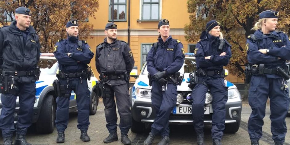  شرطة السويد تمنح إذنا لمظاهرة يخطط منظموها حرق المصحف أمام مسجد