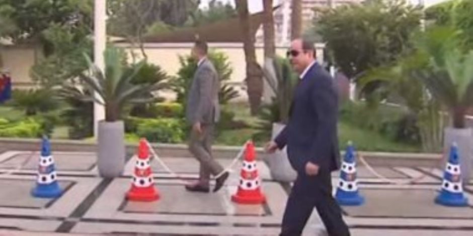 الرئيس السيسي يحضر صلاة عيد الأضحى في مسجد القوات الجوية.. بث مباشر