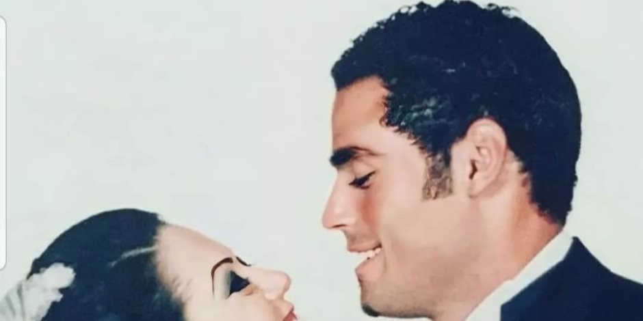 الذكرى الـ 19.. محمد عبد المنصف يحتفل بعيد زواجه من لقاء الخميسي