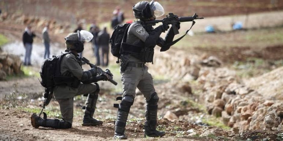 عقب استهداف سيارتهم .. استشهاد 3 فلسطينيين عند بوابة "جبل جرزيم" فى نابلس