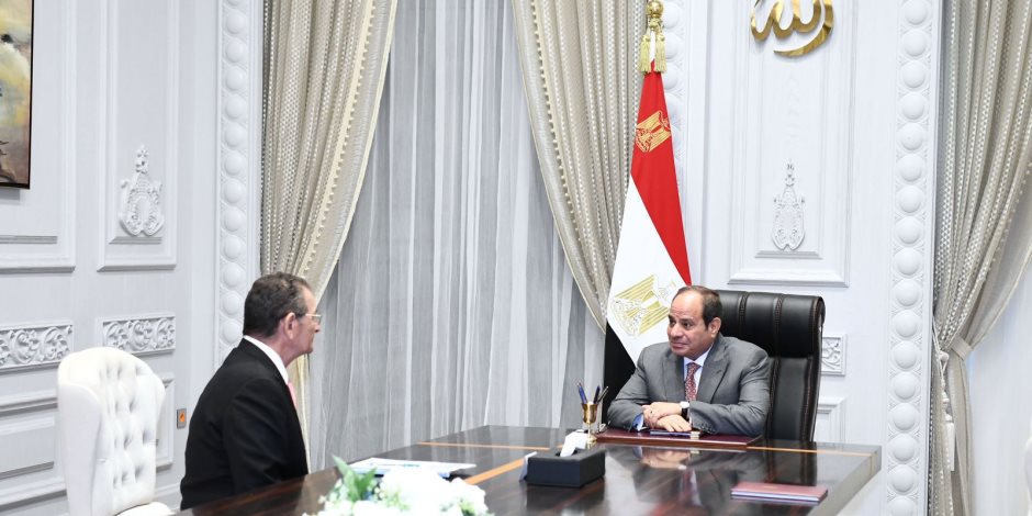 الرئيس السيسى يوجه بتعزيز دور صندوق "تحيا مصر" ودعم الفئات الأولى بالرعاية الرئيس السيسى يوجه بتعزيز دور صندوق "تحيا مصر" ودعم الفئات الأولى بالرعاية
