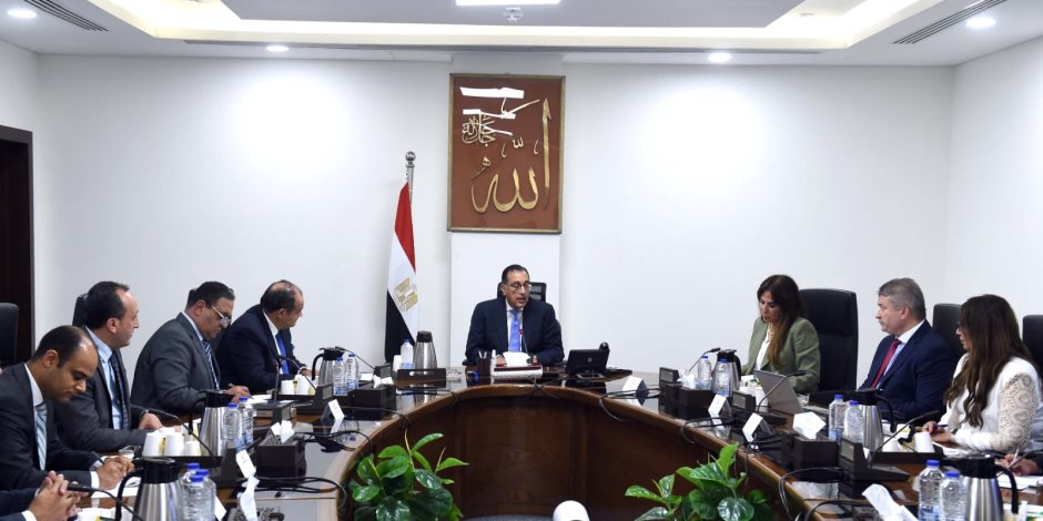 رئيس الوزراء يتابع موقف المجمعات الصناعية بالمحافظات.. 17 مجمعا صناعيا على مستوى الجمهورية.. وإقليم الصعيد يستحوذ على 51% من الوحدات الصناعية بها