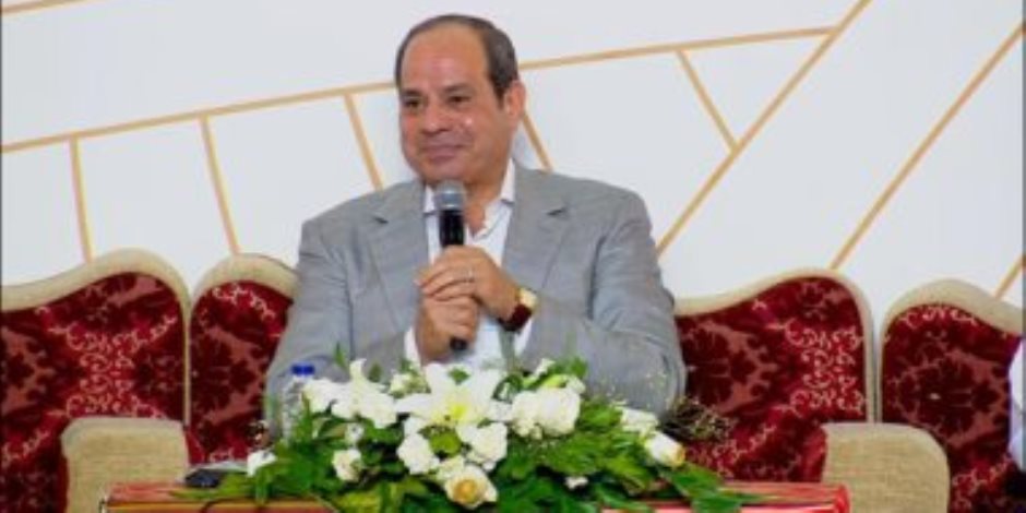 السيسي للمصريين من السلوم: لا يوجد شهادة وفاة لأي حاجة في مصر طول ما أحنا مع بعضنا