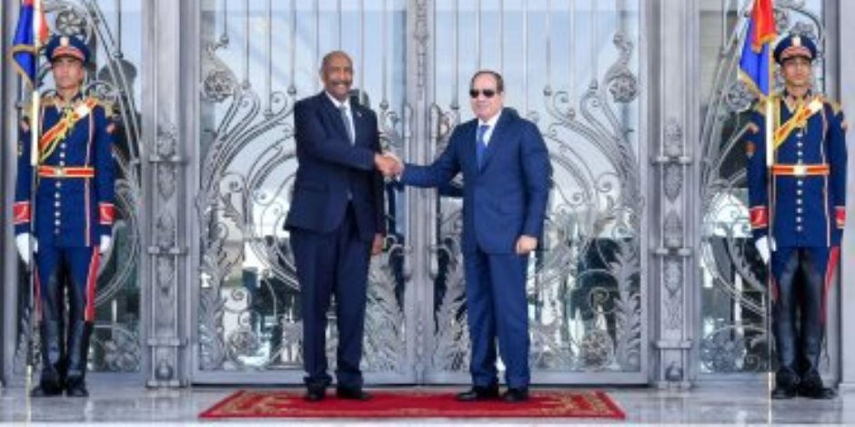 "البرهان" يشيد بالمساندة المصرية الصادقة للحفاظ على استقرار السودان