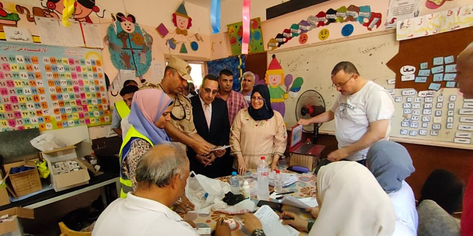 محافظ شمال سيناء: توقيع الكشف الطبي على 3300 حالة بالمجان بالعريش