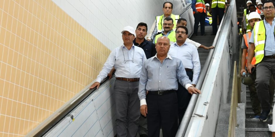 وزير النقل يستقل مترو الخط الثالث للاطمئنان على جاهزية المحطات الجديدة