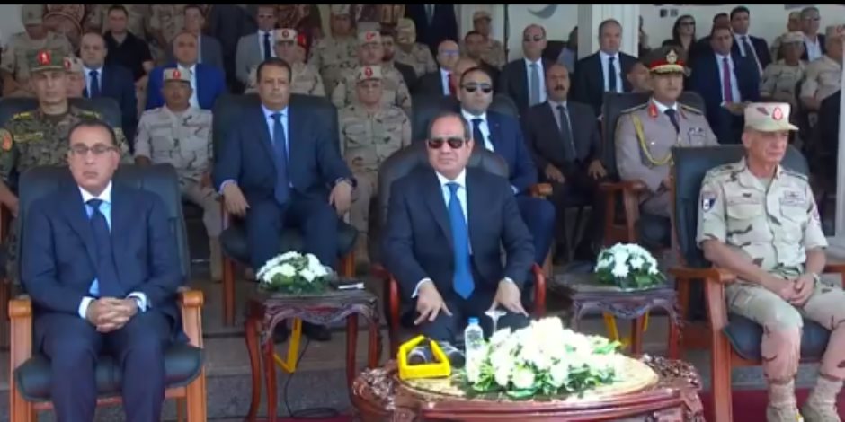 الرئيس السيسي يشهد اصطفاف معدات الإغاثة المقدمة للأشقاء في ليبيا.. فيديو
