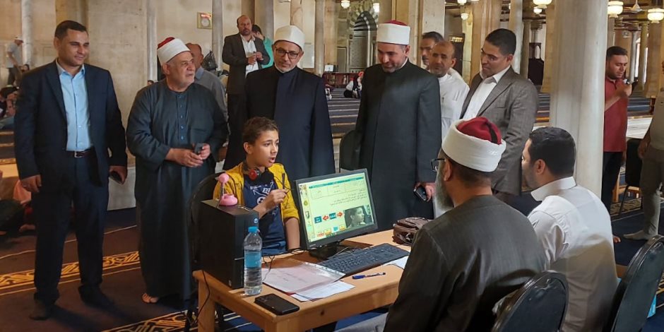 رئيس جامعة الأزهر يتابع اختبارات مسابقة حفظ القرآن الكريم بالجامع الأزهر