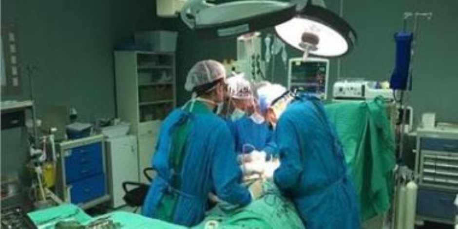 قضية غريبة .. أسترالى يشكو مستشفى بسبب السماح له بحضور ولادة زوجته (فيديو)