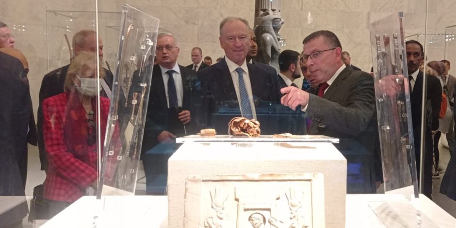 أمين مجلس الأمن لروسيا الاتحادية يزور المتحف القومى للحضارة المصرية بالفسطاط