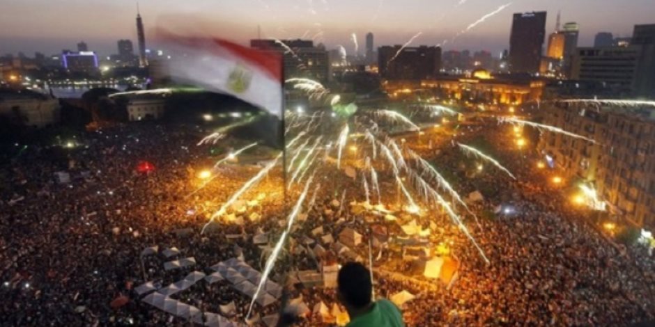 العبور الآمن من الفوضى الى الاستقرار في 10 سنوات (ملف) العبور الآمن من الفوضى الى الاستقرار في 10 سنوات (ملف)