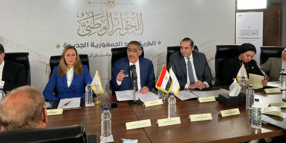 العبور الآمن من الفوضى إلى الاستقرار في 10 سنوات: جبهة داخلية قوية (1) العبور الآمن من الفوضى إلى الاستقرار في 10 سنوات: جبهة داخلية قوية (1)