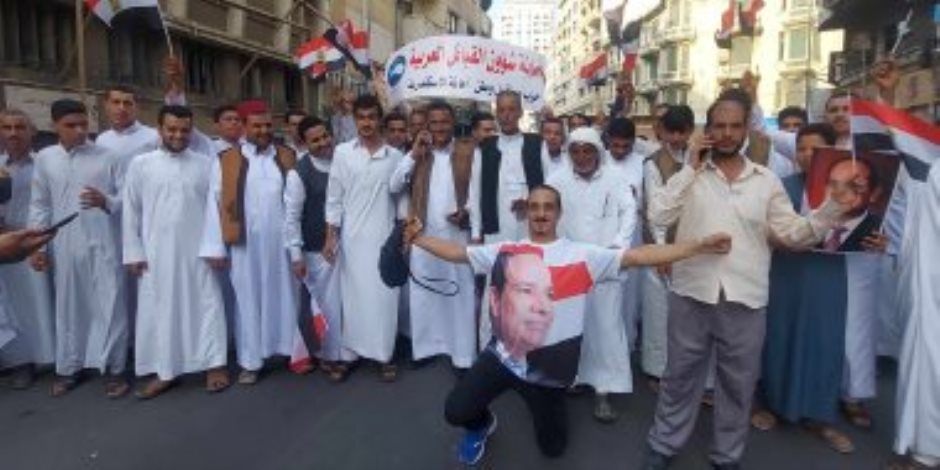 مسيرة للقبائل العربية تصل ميدان القائد إبراهيم بالإسكندرية لدعم الرئيس مسيرة للقبائل العربية تصل ميدان القائد إبراهيم بالإسكندرية لدعم الرئيس