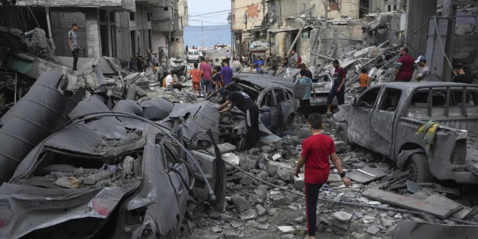 إسرائيل تدمر غزة.. أسوشيتدبرس: المباني تحولت إلى ركام من الخرسانة.. صور