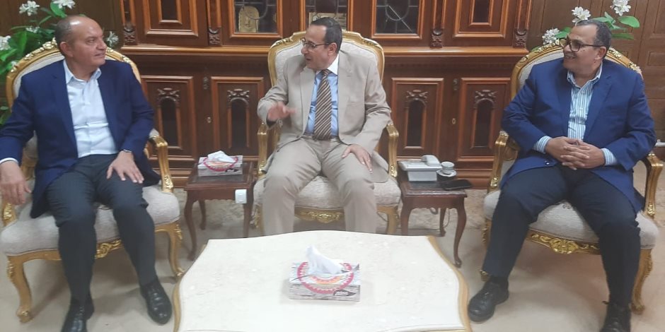 محافظ شمال سيناء يستقبل السفير الأردني بالقاهرة والوفد المرافق له (صور)