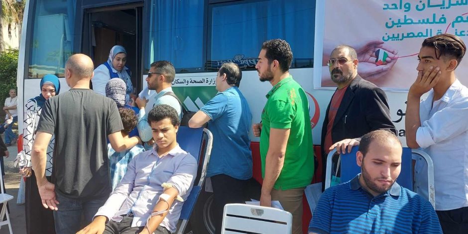 مصريون في كل المحافظات يتسابقون للتبرع بالدم للأشقاء في فلسطين