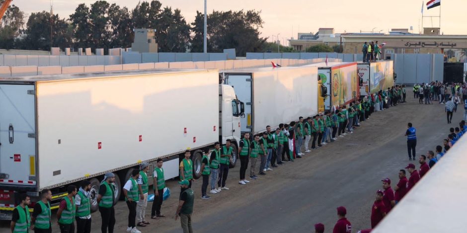 إدخال 114 شاحنة مساعدات من معبر رفح لدعم الفلسطينيين في غزة