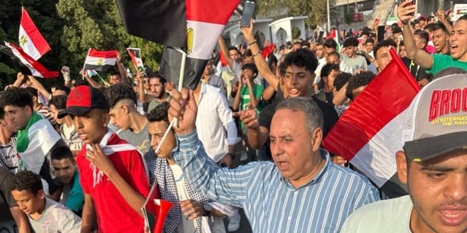 قيادات 42 حزبا سياسيا يشاركون في مسيرات تأييد موقف مصر والتنديد بجرائم إسرائيل (صور)
