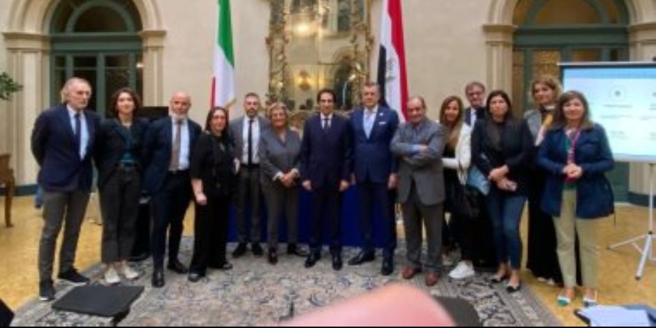 وزير السياحة والآثار يعقد لقاءً إعلامياً موسعاً مع ممثلى أهم وسائل الإعلام الإيطالية