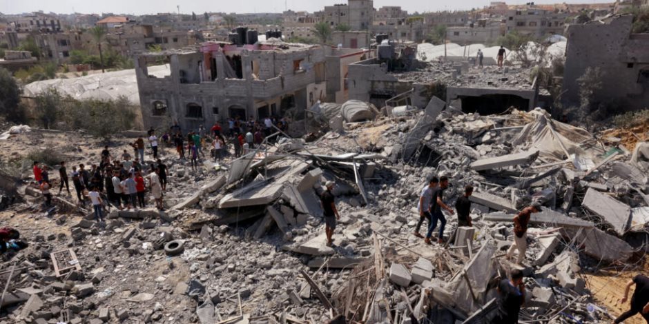 الهلال الأحمر الفلسطينى يحذر من توقف توزيع المساعدات بغزة بسبب نقص الوقود