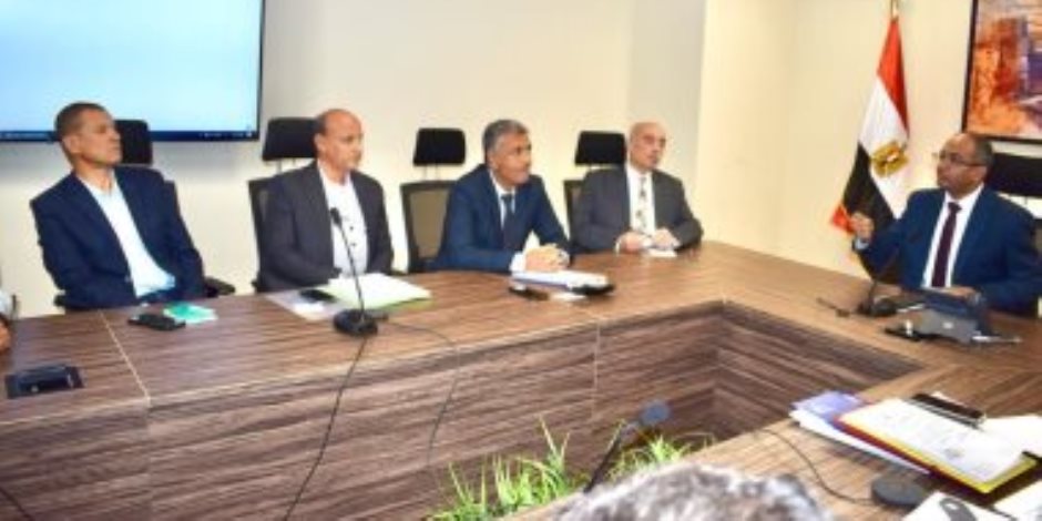 اجتماع حكومي لمتابعة حلول أزمة المياه والأمطار في القاهرة الجديدة