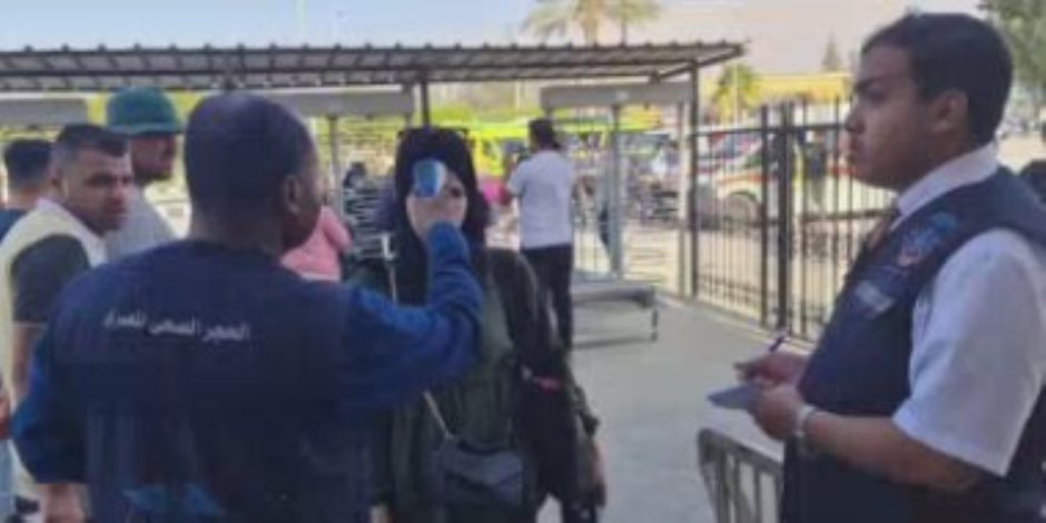 القاهرة الإخبارية: وصول حافلة جديدة تحمل بعض مزدوجى الجنسية من قطاع غزة لمصر