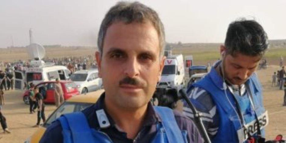 استشهاد مُراسل تلفزيون فلسطين و11 من أفراد عائلته فى قصف إسرائيلى على منزله