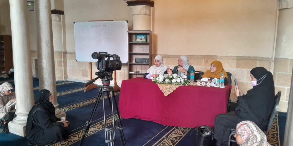 ملتقى المرأة بالجامع الأزهر يعدد أهمية التوعية بمكانة المقدسات في الإسلام 