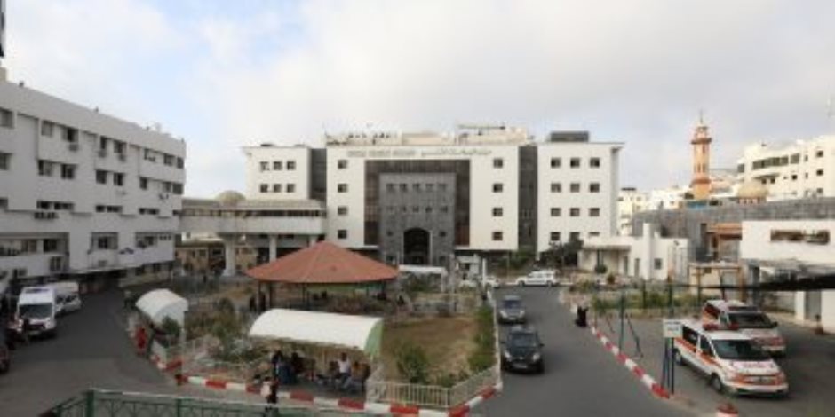 قوات الاحتلال تحذر مدير مجمع الشفاء الطبي بغزة: المبنى يقع ضمن منطقة القتال 