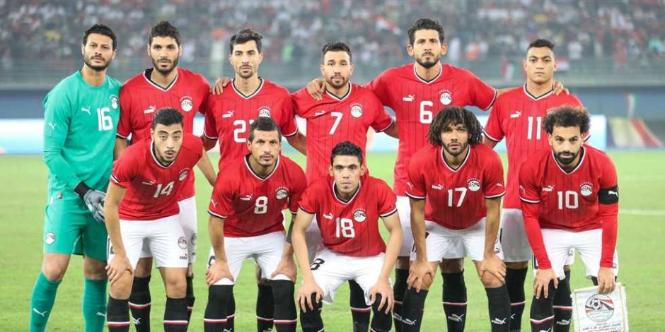 ماذا قالت الصحف الإنجليزية عن واقعة تدافع الجمهور نحو محمد صلاح في مباراة مصر وسيراليون؟