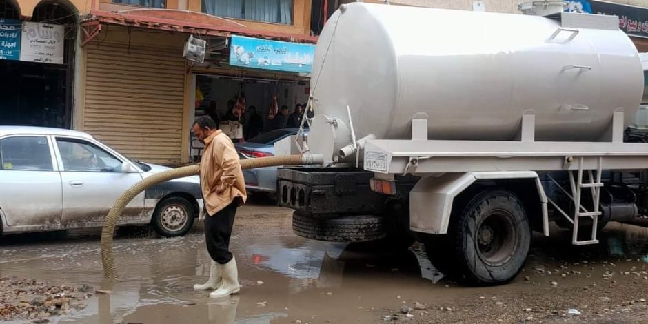 عودة الحياة لطبيعتها.. سحب مياه الأمطار من شوارع العريش واستمرار رفع درجة الاستعداد في شمال سيناء