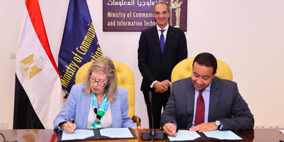 وزير الاتصالات: تشغيل نظام IMRS فى القاهرة يسهم فى تحسين خدمة الإنترنت وتقليل مخاطر القرصنة الإلكترونية 