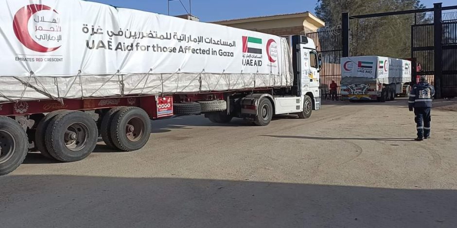 مصادر مطلعة: وصول ٧٠ شاحنة مساعدات لشمال قطاع غزة واستمرار تدفق المساعدات من معبر رفح