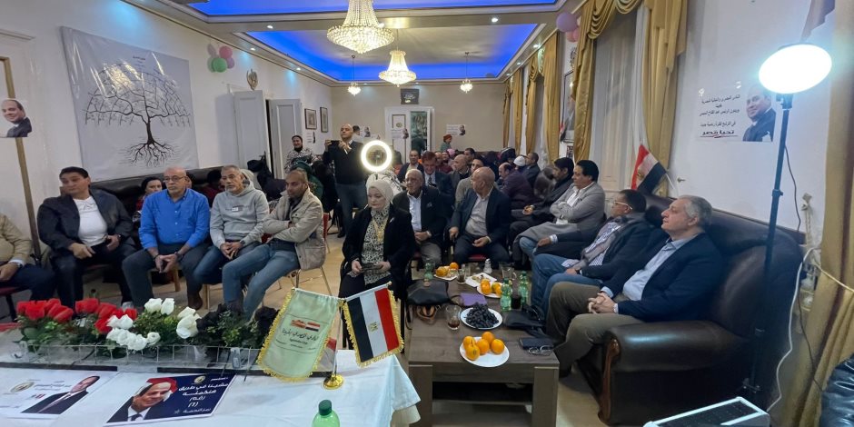 انزل شارك صوتك مستقبلك.. الجالية المصرية بفيينا يؤكدون أهمية المشاركة في الانتخابات الرئاسية (صور)