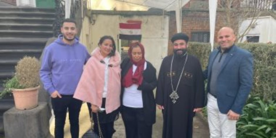 الأب كيرلس يسافر من جنوب أيرلندا لـ3 ساعات للتصويت بانتخابات الرئاسة