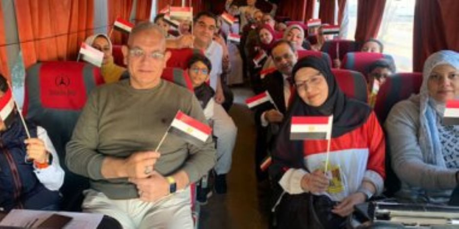 الجالية المصرية بالسعودية: توافد كثيف على لجان الانتخابات في أول ساعة للتصويت الجالية المصرية بالسعودية: توافد كثيف على لجان الانتخابات في أول ساعة للتصويت