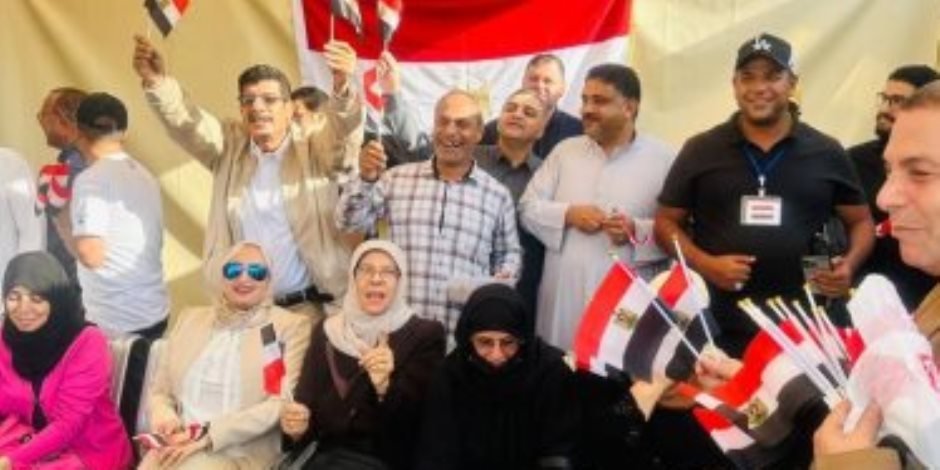 إقبال كثيف من المصريين فى دبى على التصويت لليوم الثانى لانتخابات الرئاسة