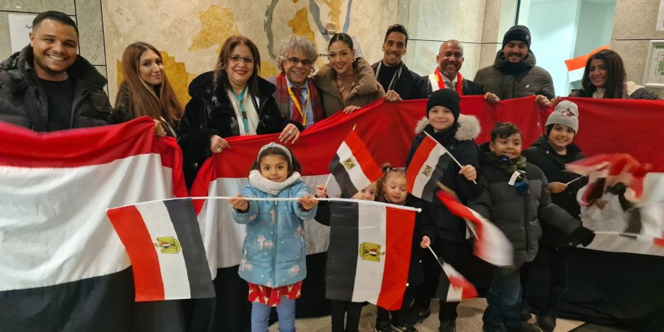 أطفال مصر من مدينة برلين الألمانية: "تحيا مصر"