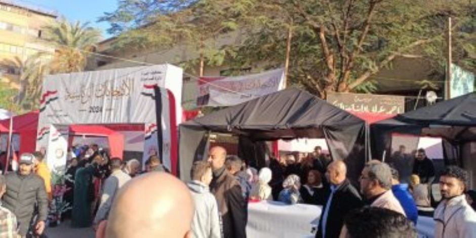 قبل بدء اليوم الثانى.. إقبال كبير على لجان إمبابة فى انتخابات الرئاسة 2024