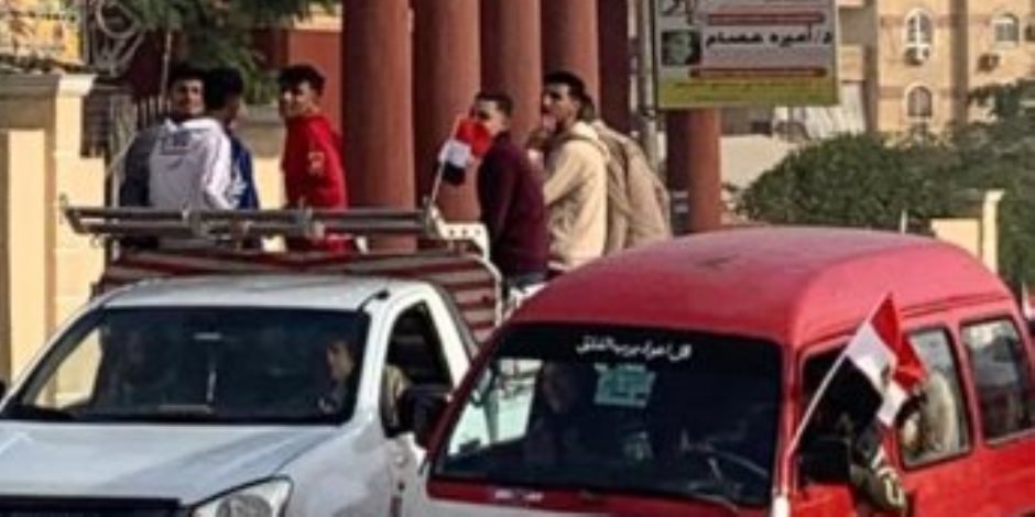 مسيرة بالسيارات في الهرم للحث على المشاركة بالانتخابات الرئاسية (صور)