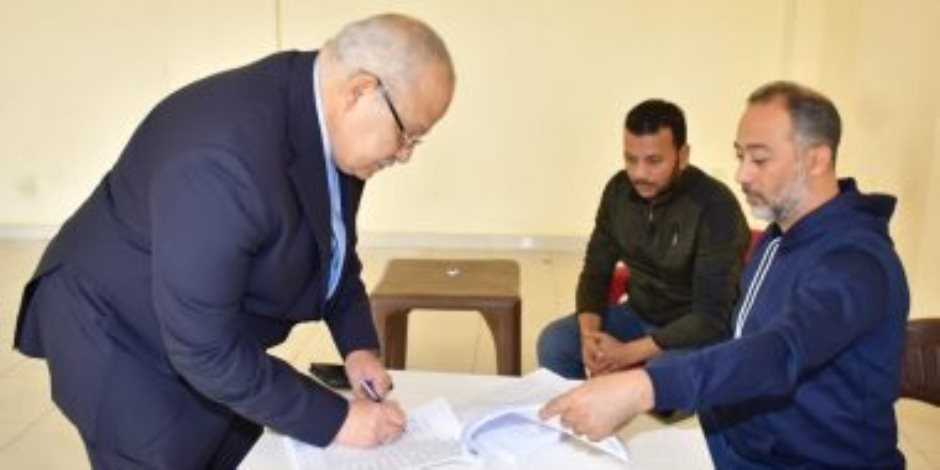 رئيس جامعة القاهرة يطالب المواطنين بالمشاركة الإيجابية في انتخابات الرئاسة 