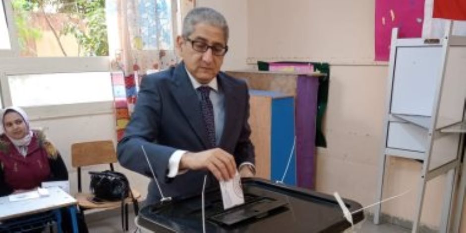 ماجد منير يدلى بصوته فى مدينة نصر.. ويؤكد: الانتخابات الرئاسية حق دستوري