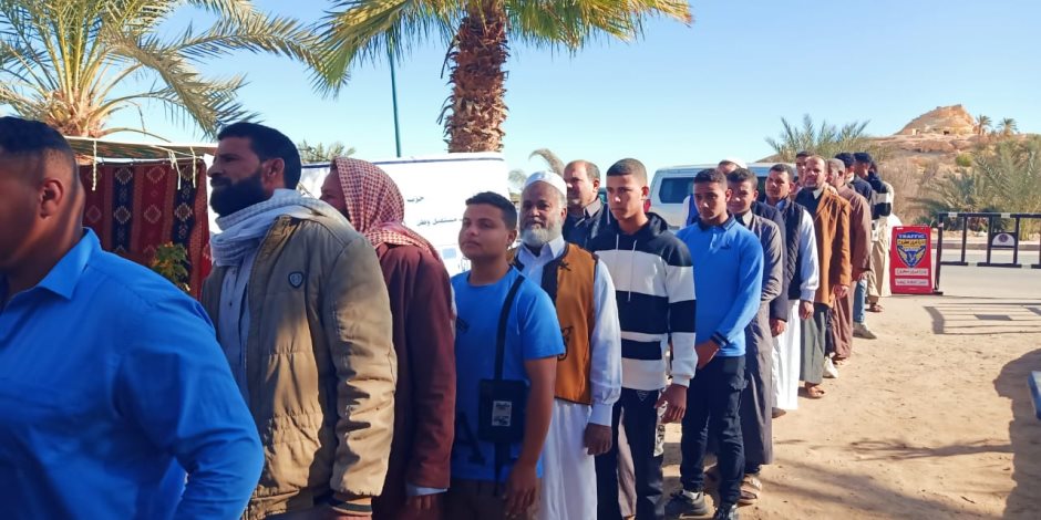 انتخابات الرئاسة.. سيدات ورجال واحة سيوة يتوافدون بأعداد كبيرة على اللجان انتخابات الرئاسة.. سيدات ورجال واحة سيوة يتوافدون بأعداد كبيرة على اللجان