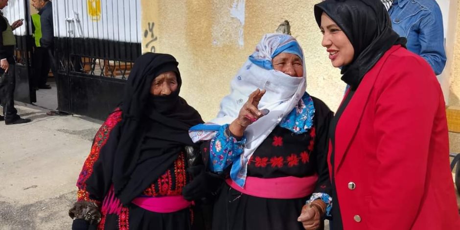 "المرأة السيناوية" تتصدر المشهد في الانتخابات الرئاسية بشمال سيناء (صور)