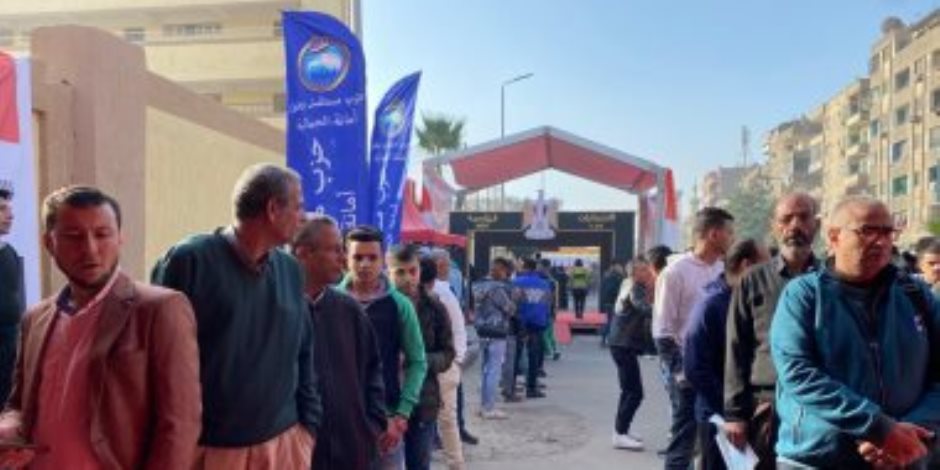 آخر أيام الانتخابات .. أعداد غفيرة من الناخبين أمام اللجان فى الجمالية آخر أيام الانتخابات .. أعداد غفيرة من الناخبين أمام اللجان فى الجمالية