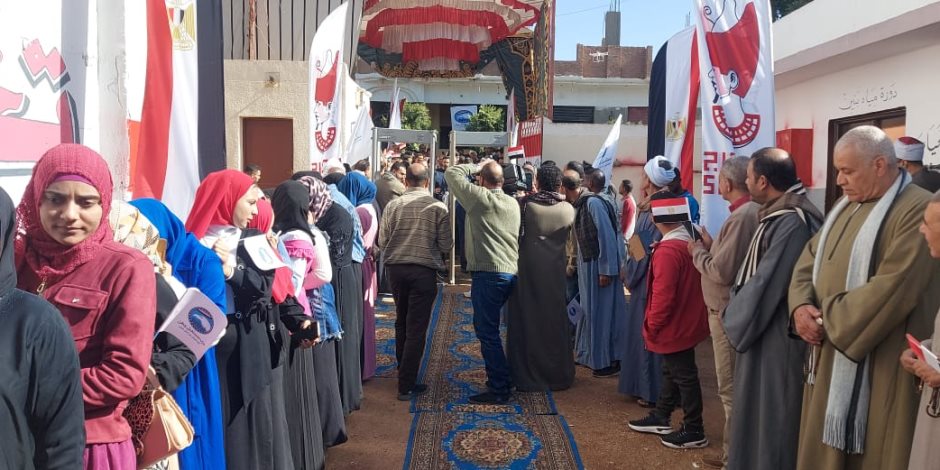 مركز السنطة: المرشح عبد الفتاح السيسي حصل على 179852 صوتا وزهران 3490 ويمامة 6327 وعمر 5452