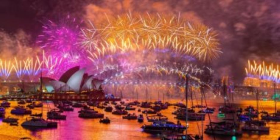 عروض للألعاب النارية خلال احتفال أستراليا ونيوزيلندا بقدوم العام الجديد 2024.. فيديو